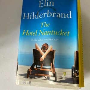 The Hotel Nantucket by Elin Hilderbrand (2022, Hardcover, Large Type / large...